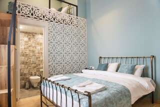 Отель History of Tbilisi Тбилиси Стандартный семейный номер-6