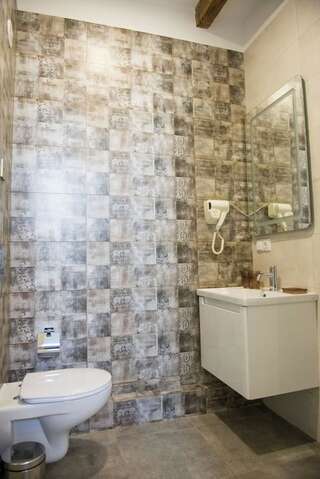 Отель History of Tbilisi Тбилиси Бюджетный двухместный номер с 1 кроватью или 2 отдельными кроватями-2